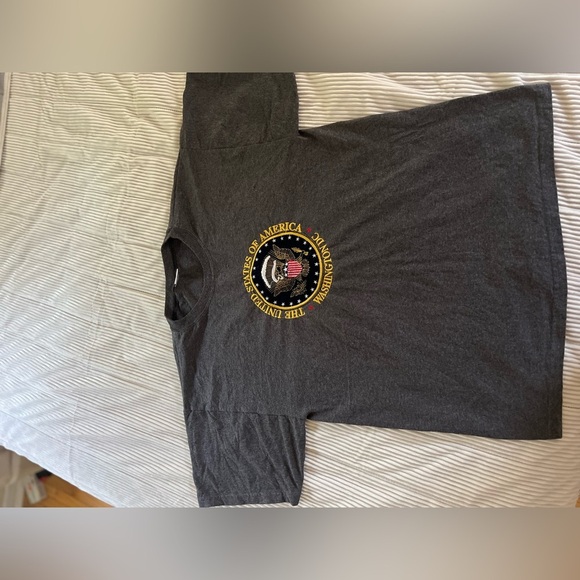 Vintage USA T-Shirt Men’s Large Graphic Washington DC USA Embroidered Seal Gray - Picture 7 of 7